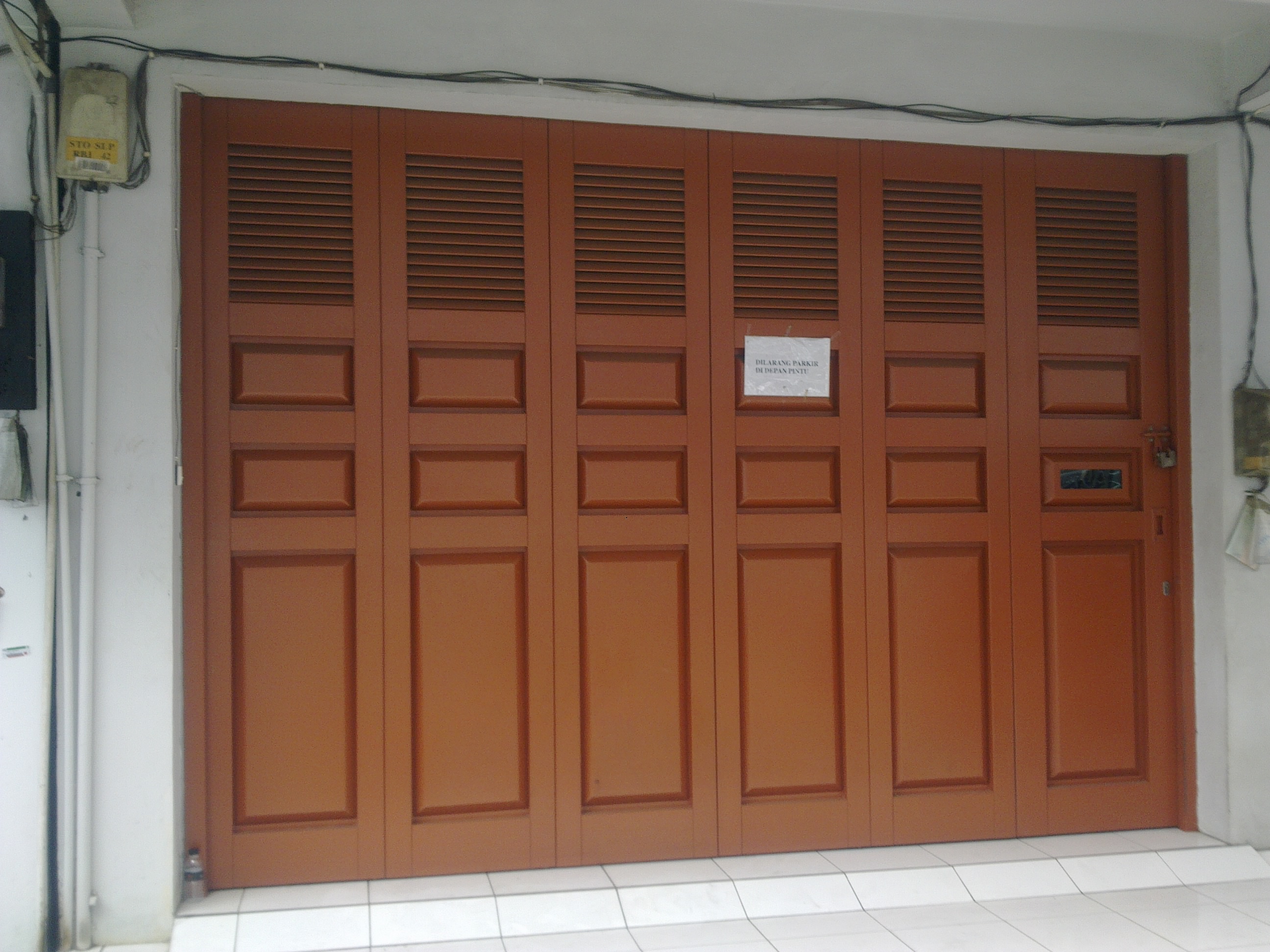 Ashton Sliding Door